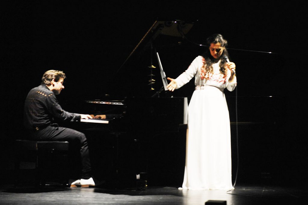 Sílvia Pérez Cruz, junto a Marco Mezquida.