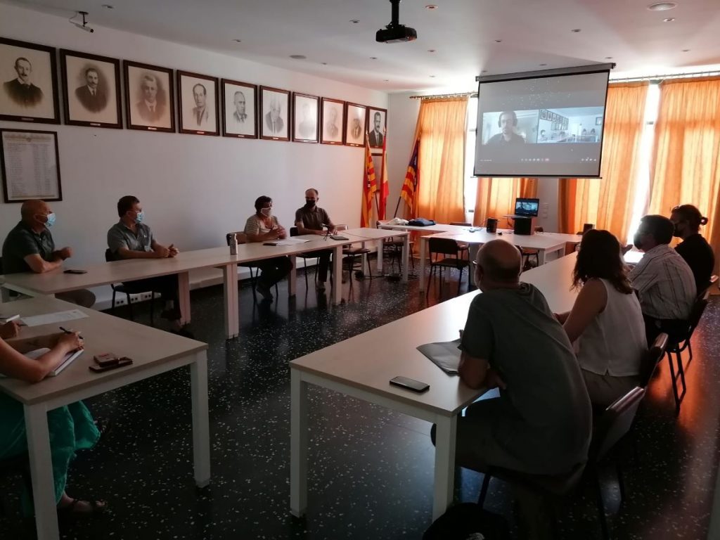 Imagen de la reunión en el Ayuntamiento de Sant Lluís