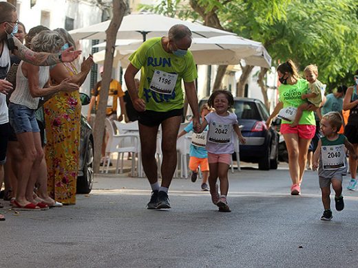 (Fotos) Joan Solé y Maria Pallicer ganan las Curses Populars en Es Castell