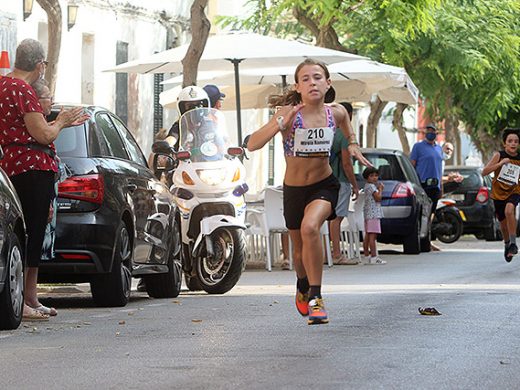 (Fotos) Joan Solé y Maria Pallicer ganan las Curses Populars en Es Castell