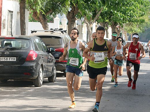 (Fotos) Joan Solé y Maria Pallicer ganan las Curses Populars en Es Castell