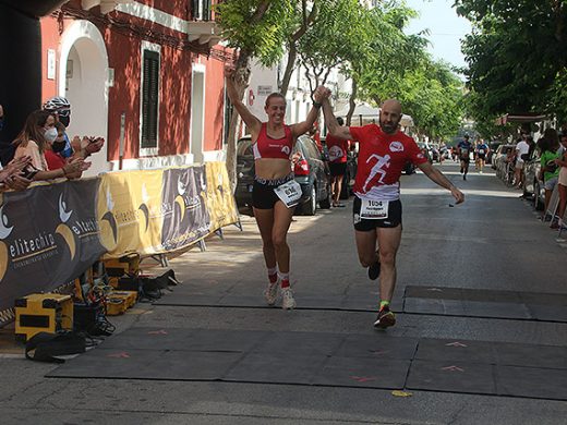 (Fotos) Joan Solé y Maria Pallicer ganan las Curses Populars en Es Castell