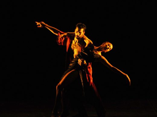 La danza conmueve en el Teatro Principal de Maó