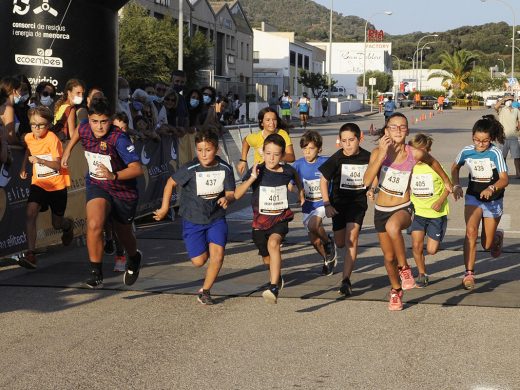 (Fotos) Joan Solé y Maria Pallicer triunfan también en las Curses Populars de Ferreries