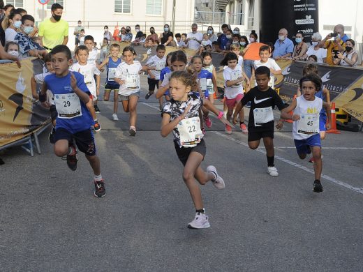 Sant Lluís reúne a 122 corredores en la Cursa Popular que vuelven a ganar Solé y Pallicer