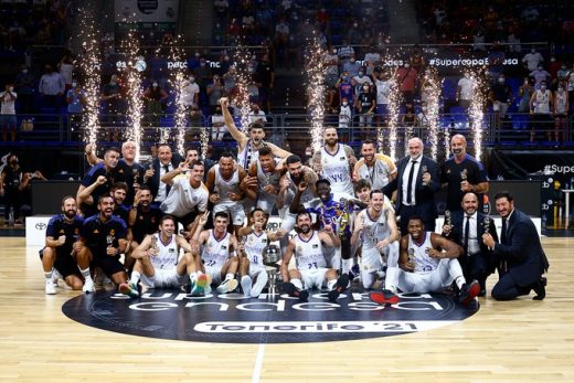 El Madrid, celebrando el título.