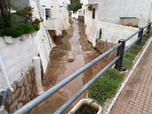 (Fotos) Activada la alerta naranja por lluvias en Menorca y siguen las tareas de limpieza