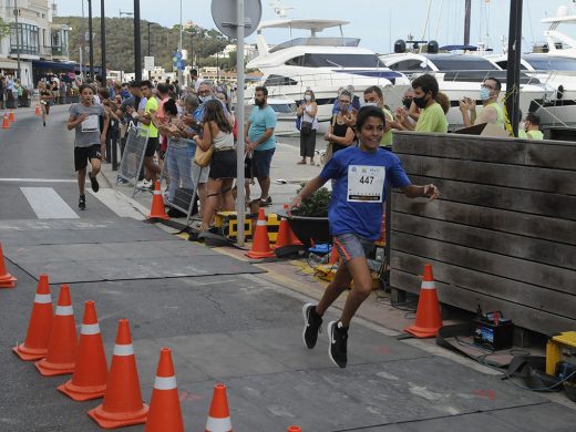 (Fotos) Atletismo y diversión en el puerto de Maó