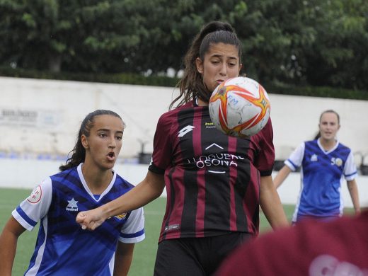 (Fotos) El Sant Lluís rescata un punto en los postres