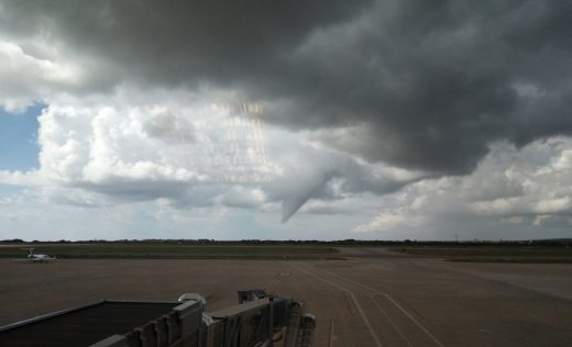 Una tuba en el cielo menorquín.