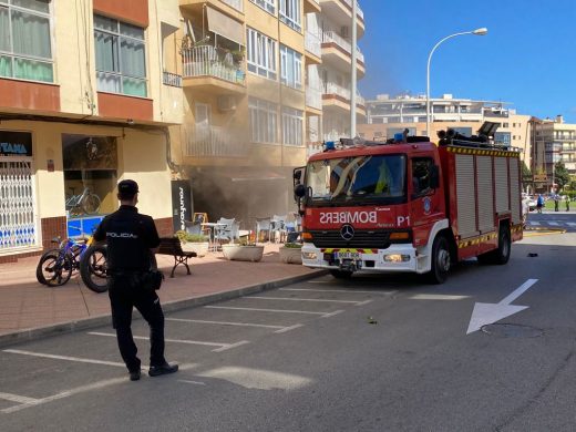 (Fotos) Incendio en el Bar Virginia de Maó