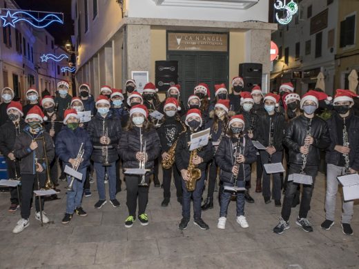 (Fotos) Es Mercadal alumbra la Navidad