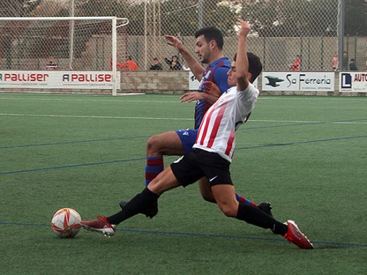 (Fotos) Expulsión, polémica y nueva derrota