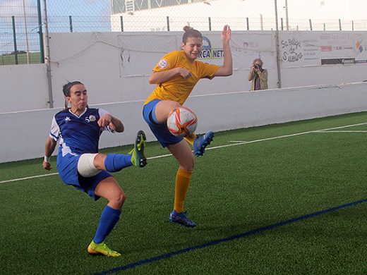 (Fotos) El Sant Lluís se complica la vida