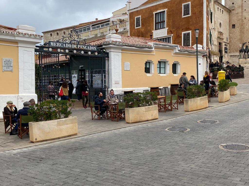 Entre otros, se renovará la cubierta y la climatización del Mercat del Peix de Maó  (Foto: T.M.)