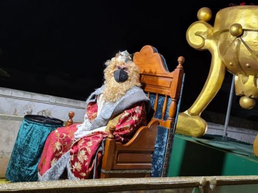 (Fotos) Los Reyes Magos reparten ilusión y regalos en Sant Lluís