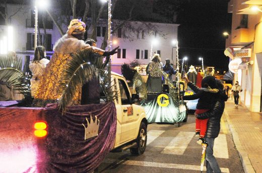 Los Reyes Magos llegaron a Es Castell en 2021 (Foto de archivo)