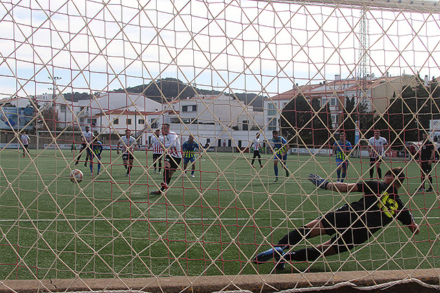 Gol de penalti de David Camps (Fotos: deportesmenorca.com)