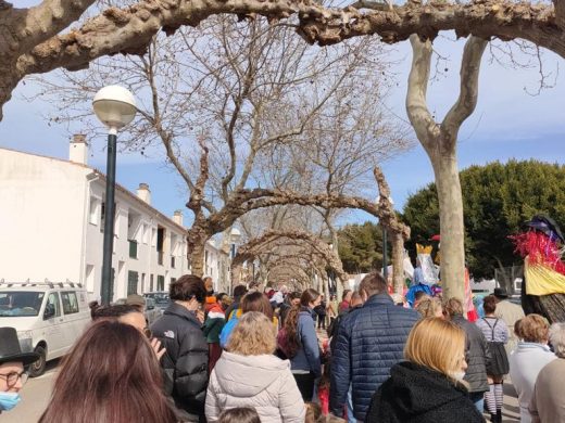 (Fotos) El Carnaval animó las calles de Sant Lluís