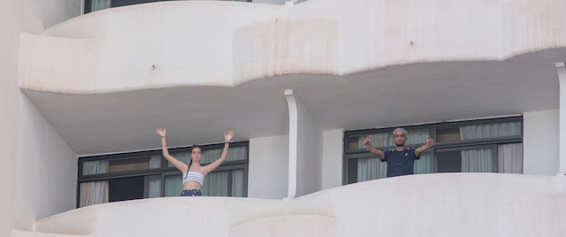 Jóvenes esperando en un hotel en 2021 en Mallorca