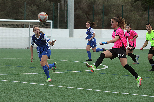 Acción del partido (Fotos: deportesmenorca.com)