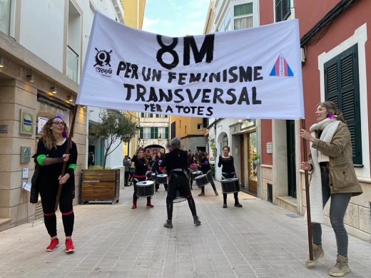 Menorca sale a la calle por un feminismo transversal
