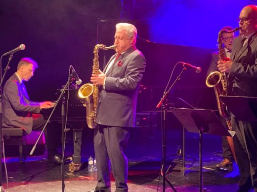 (Fotos) Ray Gelato hace vibrar el Principal