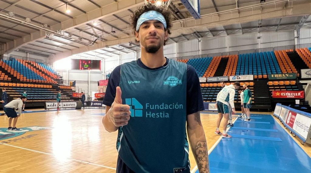 Jhivvan Jackson en el Pabellón Menorca (Foto: Básquet Menorca)