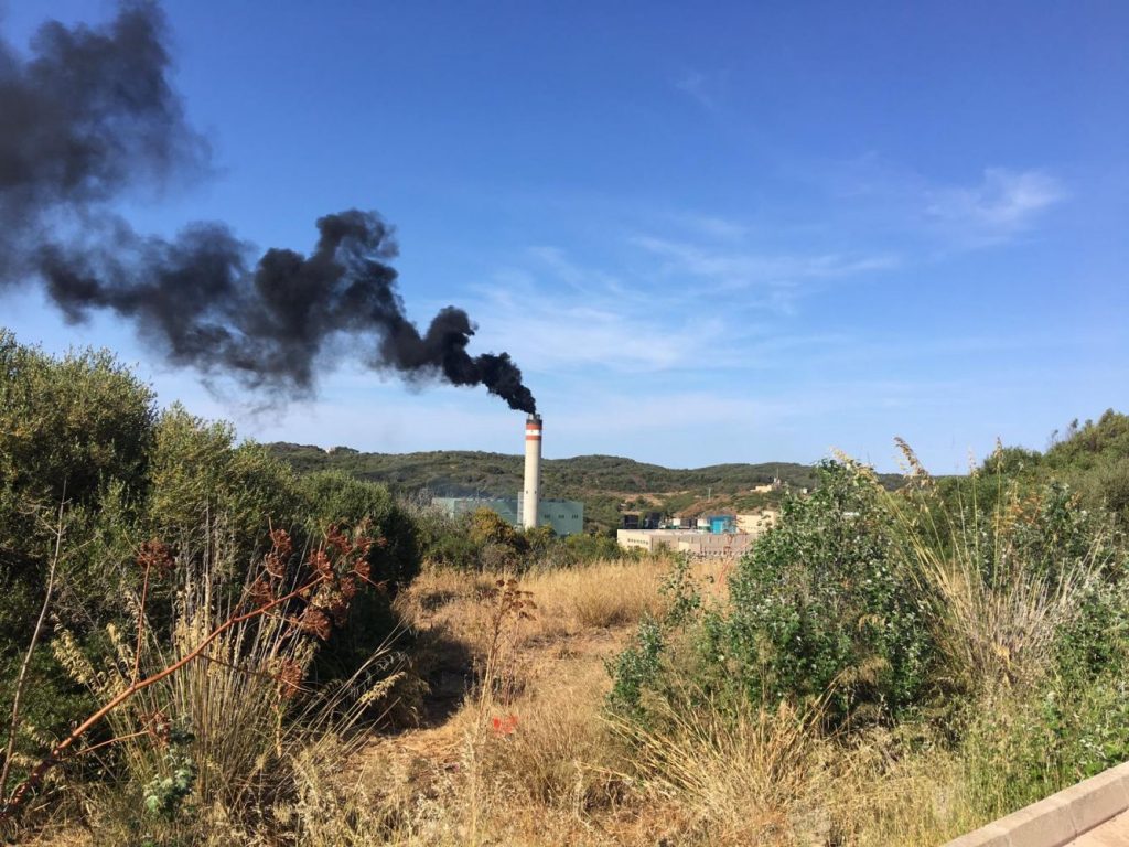 Menos humo.