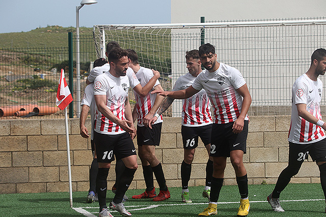 Celebración de un gol (Foto: deportesmenorca.com)