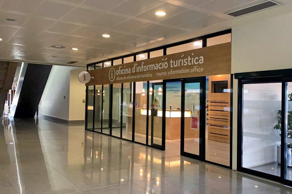 Oficina de Información Turística del Aeropuerto de Menorca