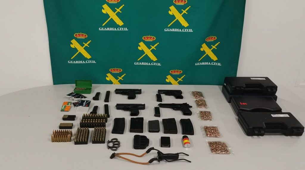 Armas y munición descubiertas por la Intervención de Armas y Explosivos de la Guardia civil en Menorca