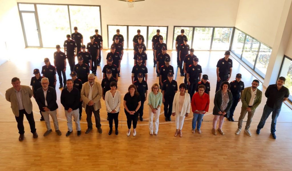 Las autoridades han visitado en Ciutadella a los aspirantes a Policía Local