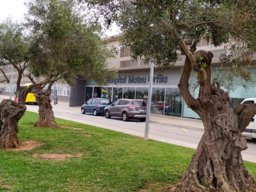 En el Hospital Mateu Orfila no hay ninguna persona infectada en la UCI (Foto: EA)