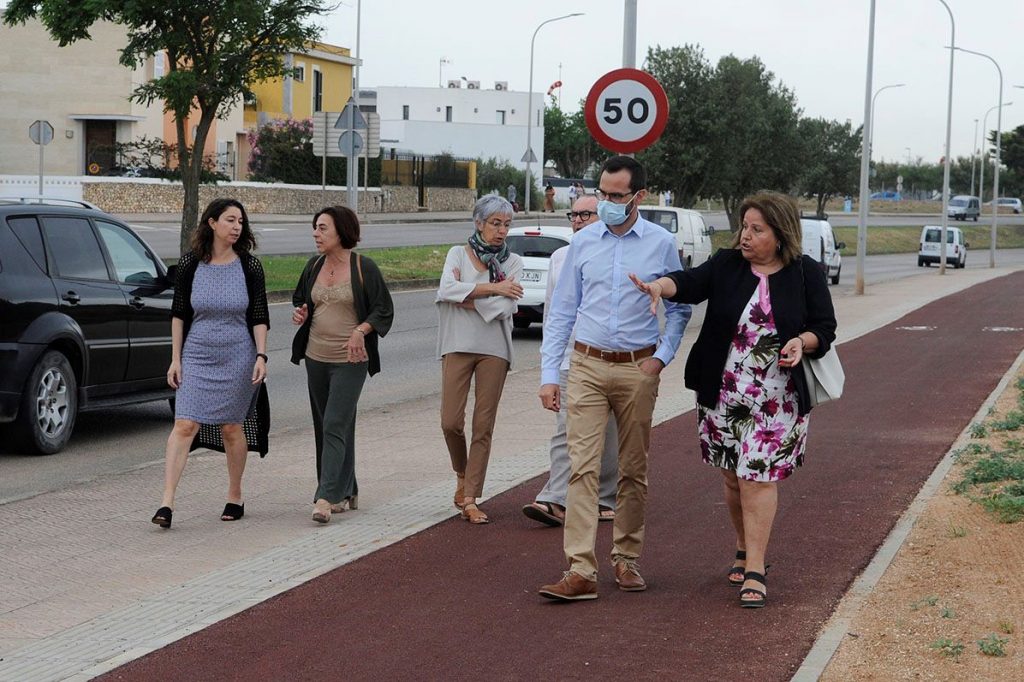 Representantes del Consell y el Ayuntamiento de Maó han visitado la zona esta mañana (Foto: Tolo Mercadal)