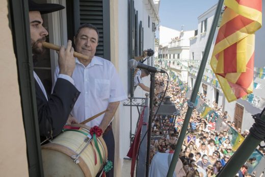 'Primer toc' a cargo del 'fabioler' Francesc Gomila (Foto: Karlos Hurtado)