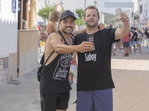 (Fotos y vídeo) Sant Martí ya bota