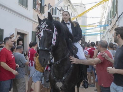 (Fotos y vídeo) Sant Martí ya bota