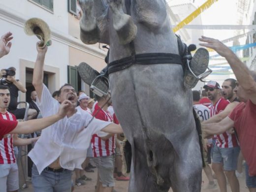 (Fotos y vídeo) Sant Martí ya bota