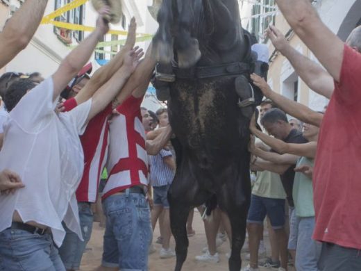 (Fotos y vídeo) Sant Martí ya bota