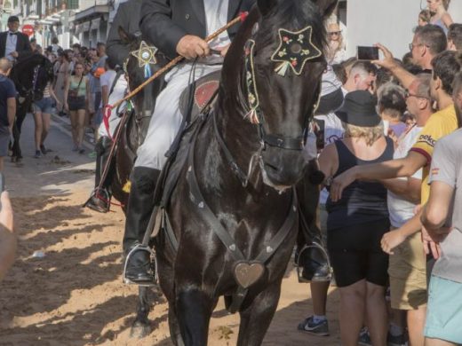 (Fotos y vídeo) Sant Martí ya bota