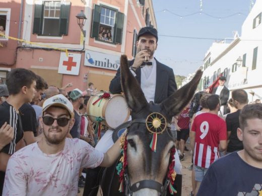 (Fotos y vídeo) Sant Martí ya bota