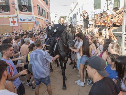 (Fotos y vídeo) Sant Martí ya bota