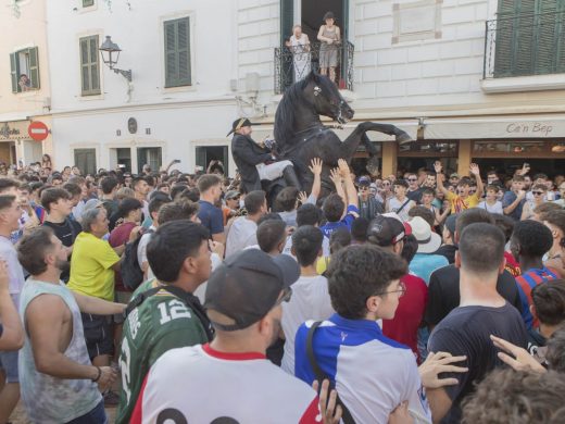 (Fotos y vídeo) Sant Martí ya bota