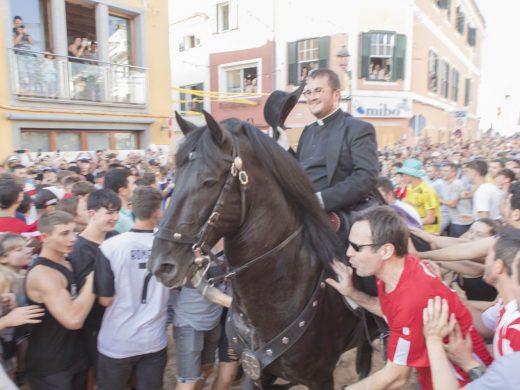 (Fotos y vídeo) Sant Martí ya bota