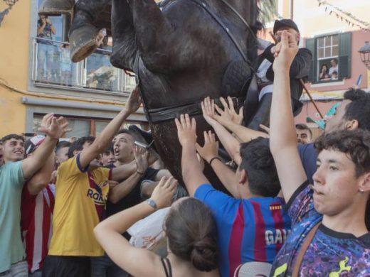 (Fotos y vídeo) Sant Martí ya bota