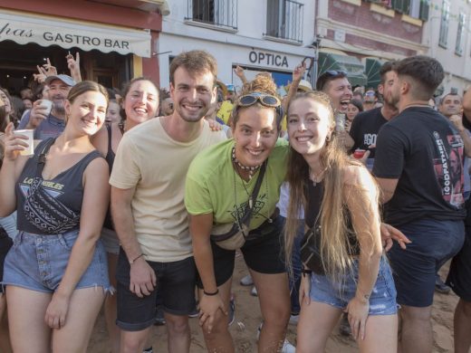 (Fotos y vídeo) Sant Martí ya bota