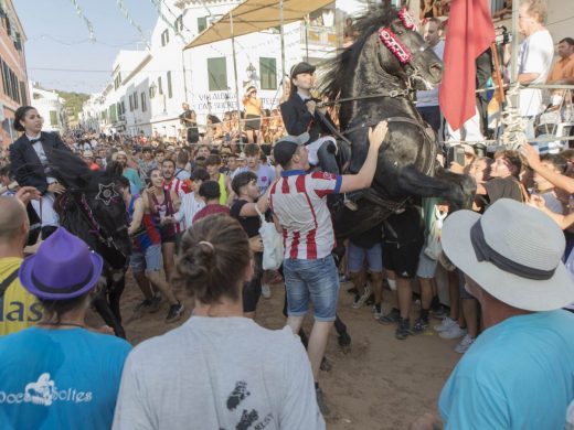 (Fotos y vídeo) Sant Martí ya bota