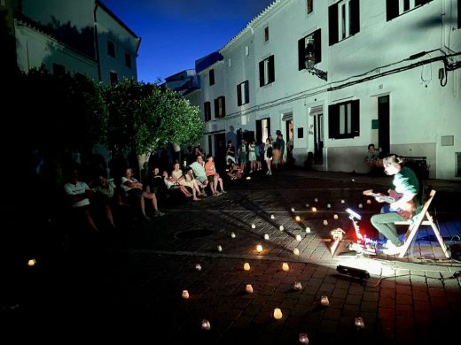 (Fotos) Así luce Alaior a la luz de las Velas