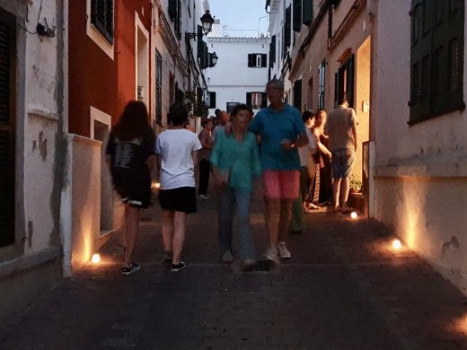 (Fotos) Así luce Alaior a la luz de las Velas